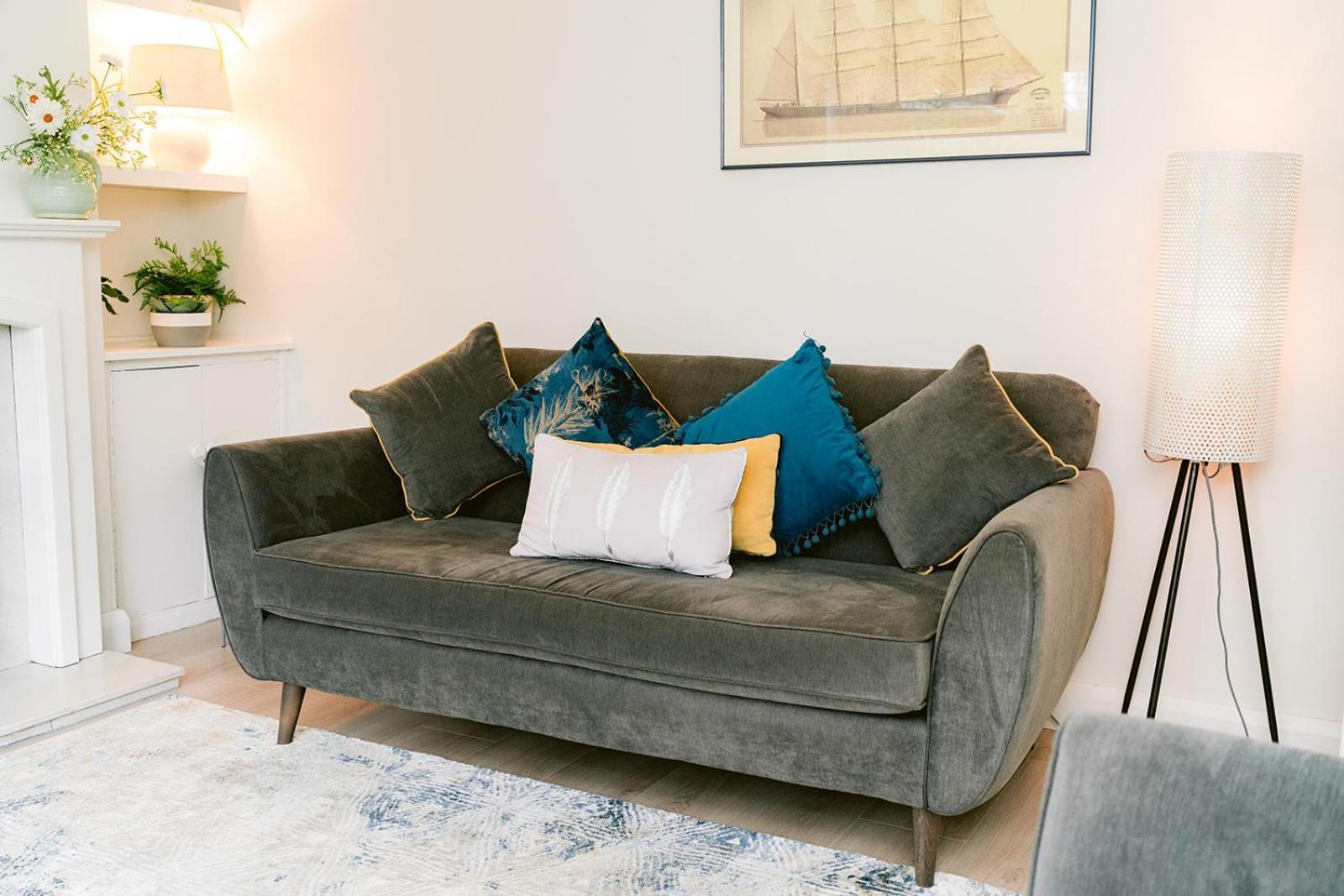 Apartment Centre - Free Parking - 3 Bedroom *