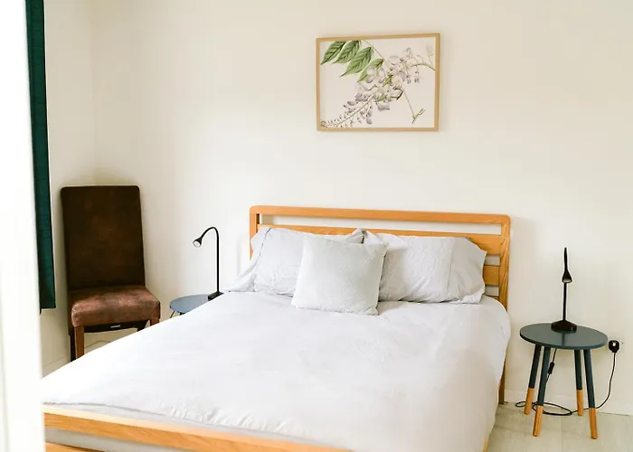City Centre - Free Parking - 3 Bedroom